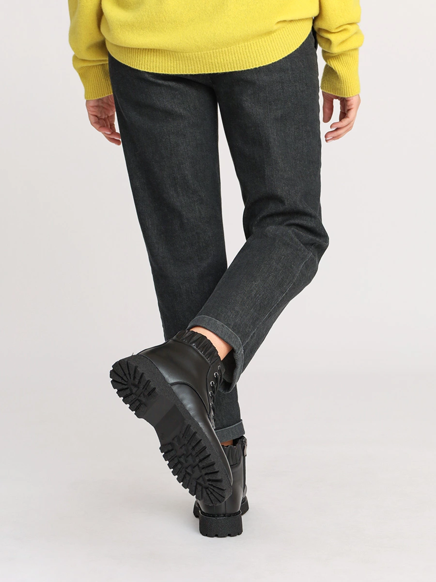 Черные ботинки с эластичным кантом